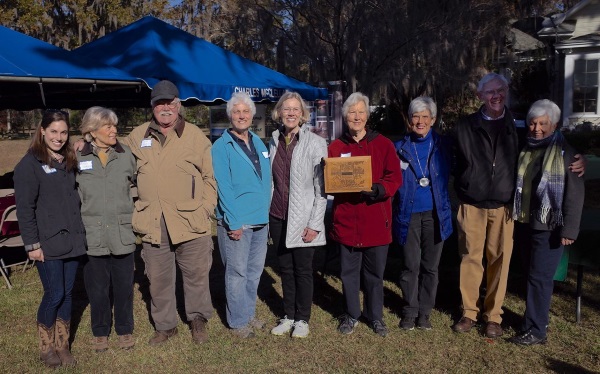 The Woodward family gathered for a photo at a field day.